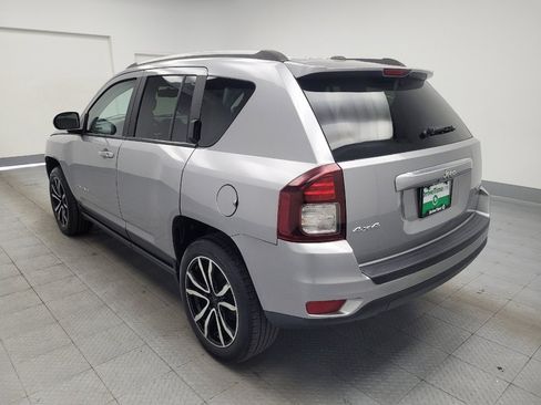 Used 2017 Jeep Compass Latitude AWD/4WD image 5