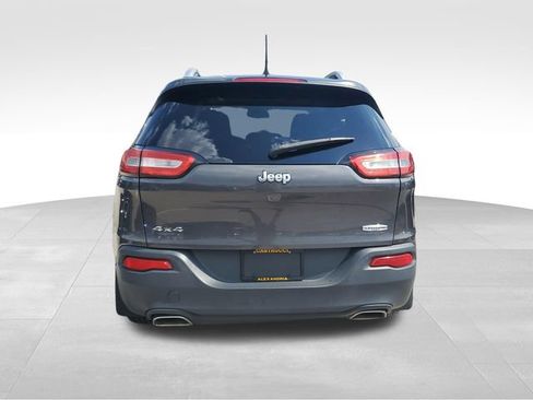 Used 2016 Jeep Cherokee Latitude w/ Comfort/Convenience Group AWD/4WD image 5