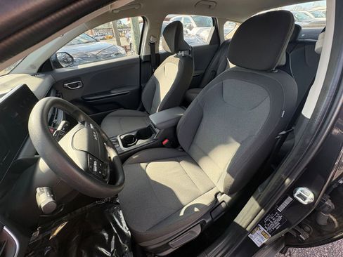 Used 2025 Kia K4 LXS image 35