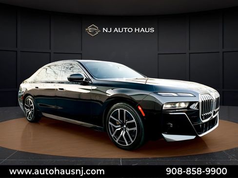 Used 2023 BMW 740i w/ Parking Assistance Package RWD image 1