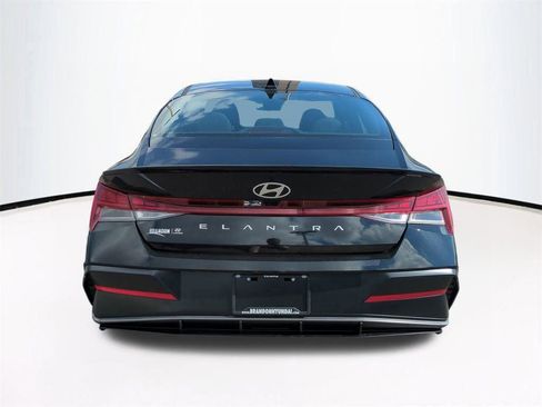 New 2026 Hyundai Elantra SEL Sport image 6