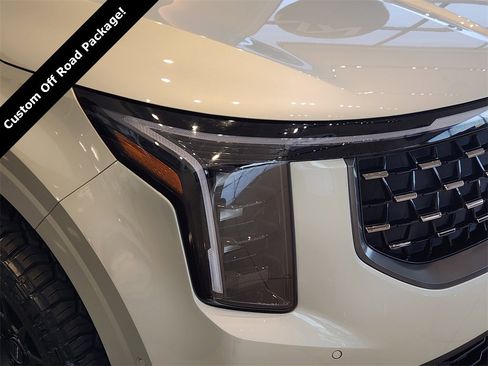 New 2026 Kia Carnival SX w/ SX Dark Edition Package image 4