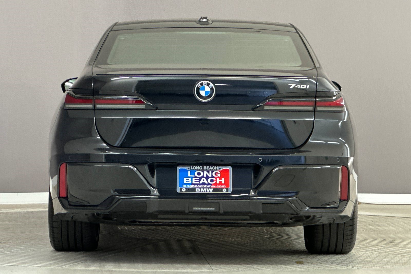 Used 2023 BMW 740i RWD image 9