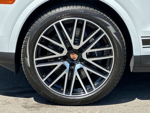 Used 2026 Porsche Cayenne E-Hybrid Coupe AWD/4WD image 27