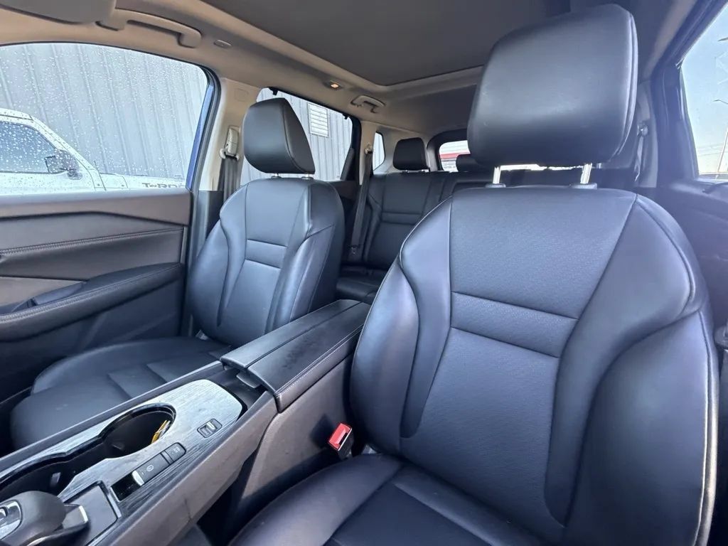 Used 2023 Nissan Rogue SV w/ SV Premium B Package FWD image 8