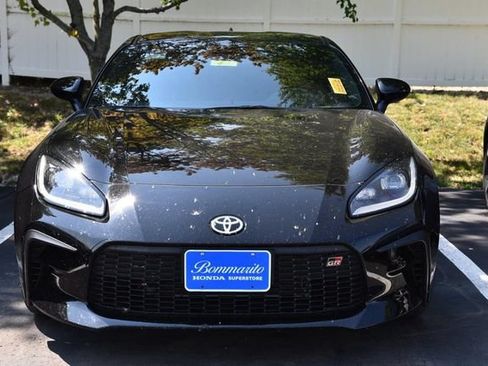 Used 2022 Toyota GR86 Premium w/ ALL Weather Mat Package (TMS) RWD image 3