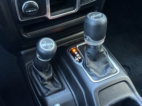 Used 2019 Jeep Wrangler Unlimited Sport AWD/4WD image 20