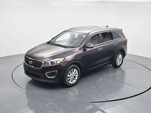 Used 2016 Kia Sorento LX w/ LX Convenience Package image 40