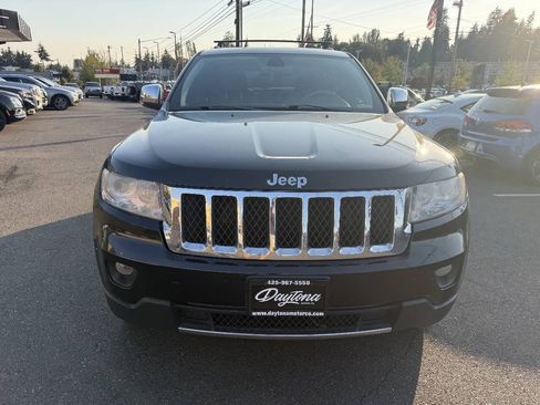 Used 2011 Jeep Grand Cherokee Overland AWD/4WD image 5