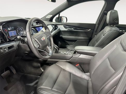 Used 2025 Cadillac XT6 Premium Luxury w/ LPO, Floor Liner Package image 6
