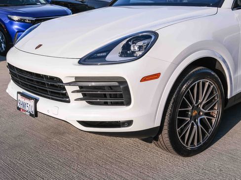 Used 2022 Porsche Cayenne AWD/4WD image 10