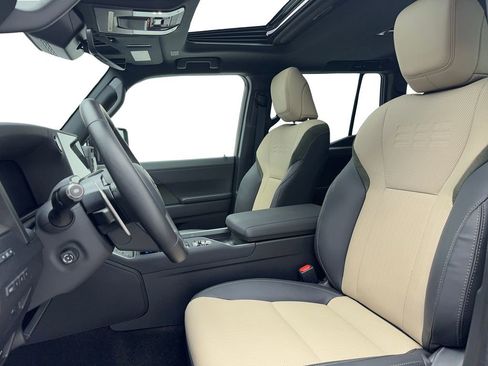 Used 2025 Lexus GX 550 image 38