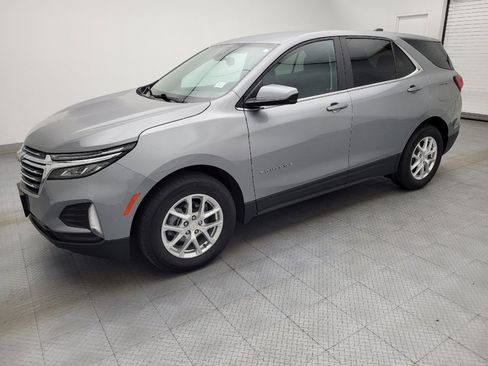 Used 2023 Chevrolet Equinox LT image 2