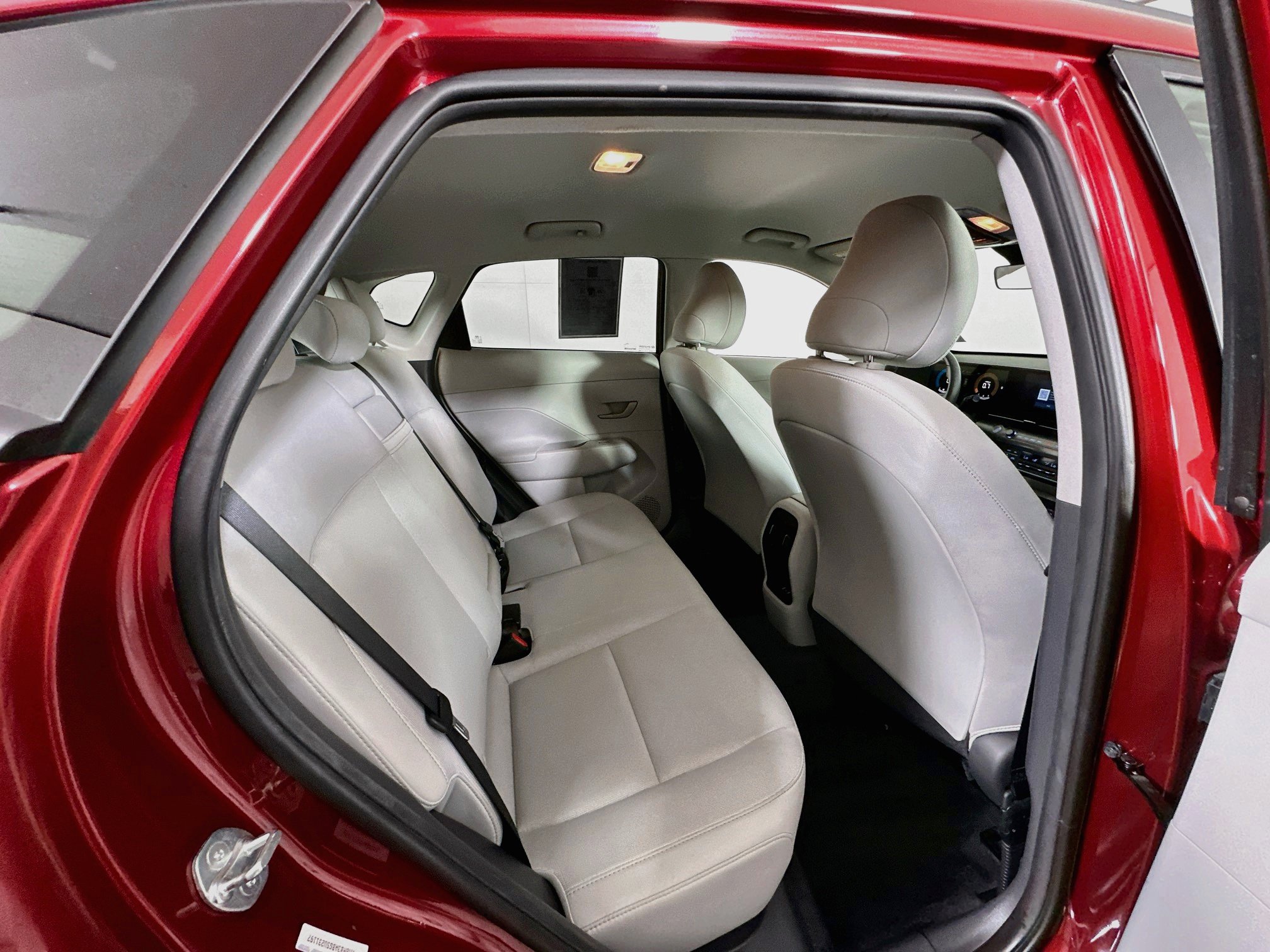Used 2025 Hyundai Kona SEL FWD image 29