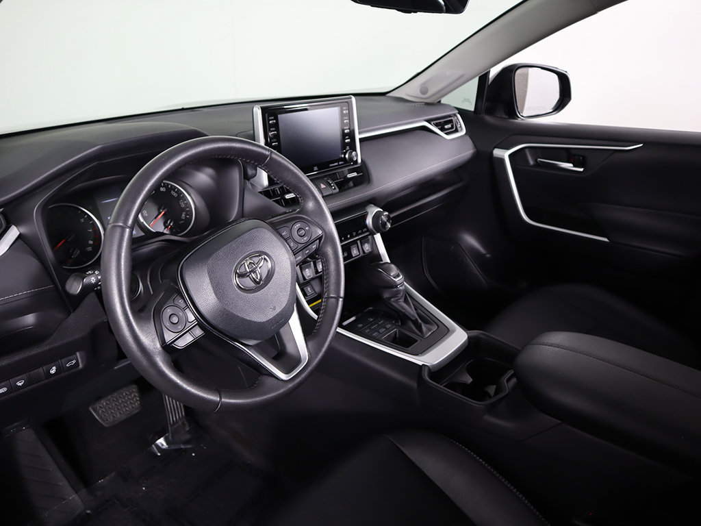 Used 2021 Toyota RAV4 XLE Premium AWD/4WD image 28