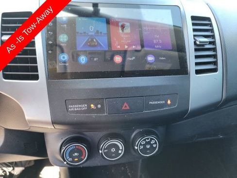 Used 2010 Mitsubishi Outlander SE image 11