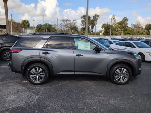 New 2026 Nissan Pathfinder SL FWD image 3
