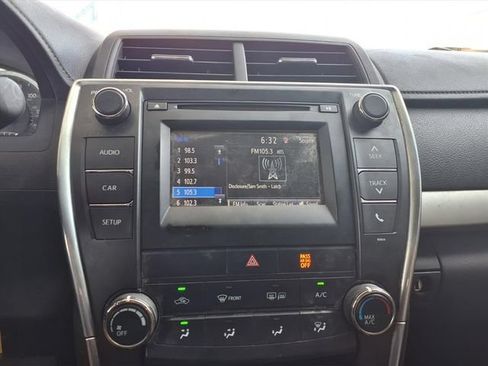 Used 2017 Toyota Camry SE FWD image 14