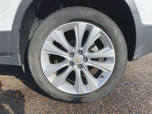 Used 2020 Chevrolet Trax Premier w/ LPO, Cargo Package image 32