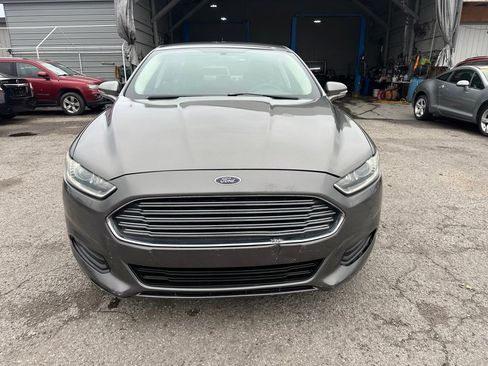 Used 2014 Ford Fusion SE image 2