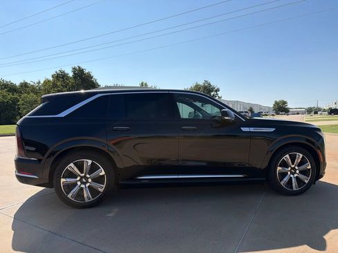 Used 2025 Cadillac Escalade IQ Luxury 2 AWD/4WD image 6