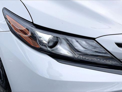 Used 2022 Toyota Camry XSE image 30