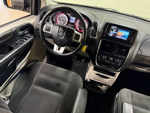 Used 2019 Dodge Grand Caravan SE w/ Rear Park Assist Package FWD image 49