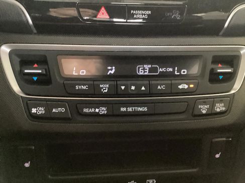 Used 2024 Honda Passport TrailSport image 19