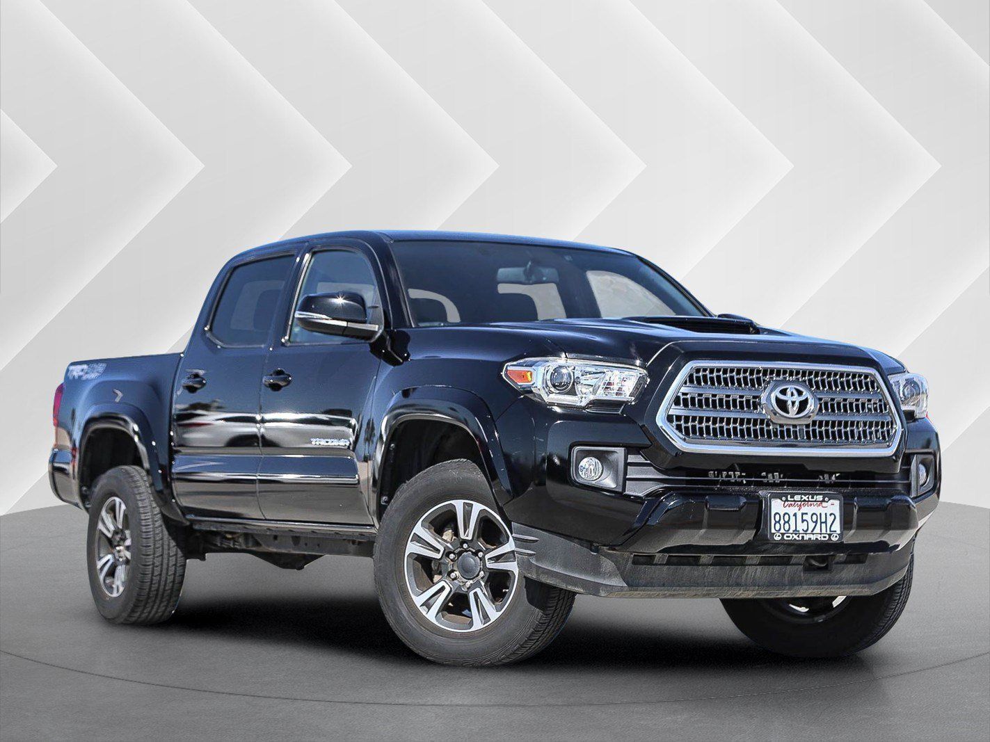 Used 2017 Toyota Tacoma TRD Sport AWD/4WD image 1