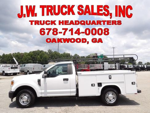Used 2020 Ford F250 XL w/ Power Equipment Group RWD image 2