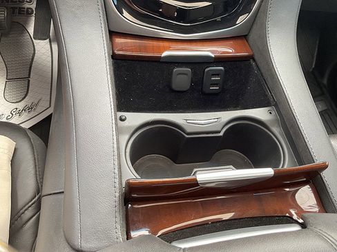 Used 2019 Cadillac Escalade Luxury AWD/4WD image 23
