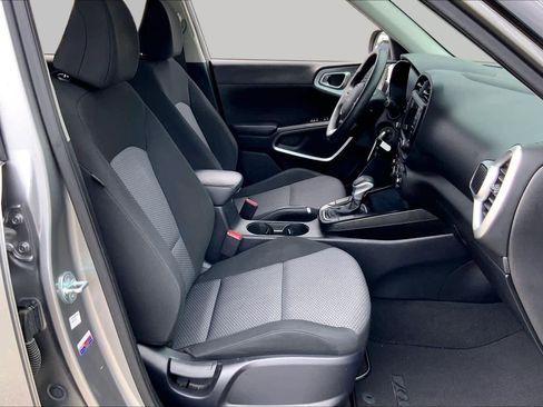 Used 2023 Kia Soul LX w/ Option Group 015 FWD image 9