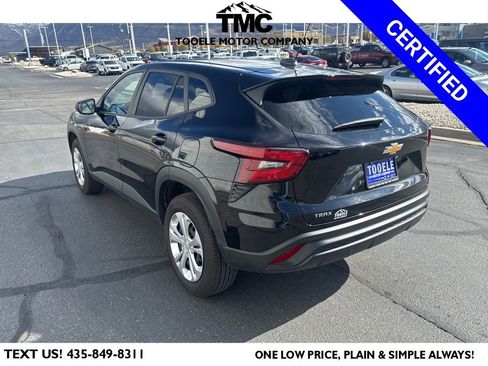 Used 2025 Chevrolet Trax LS image 5