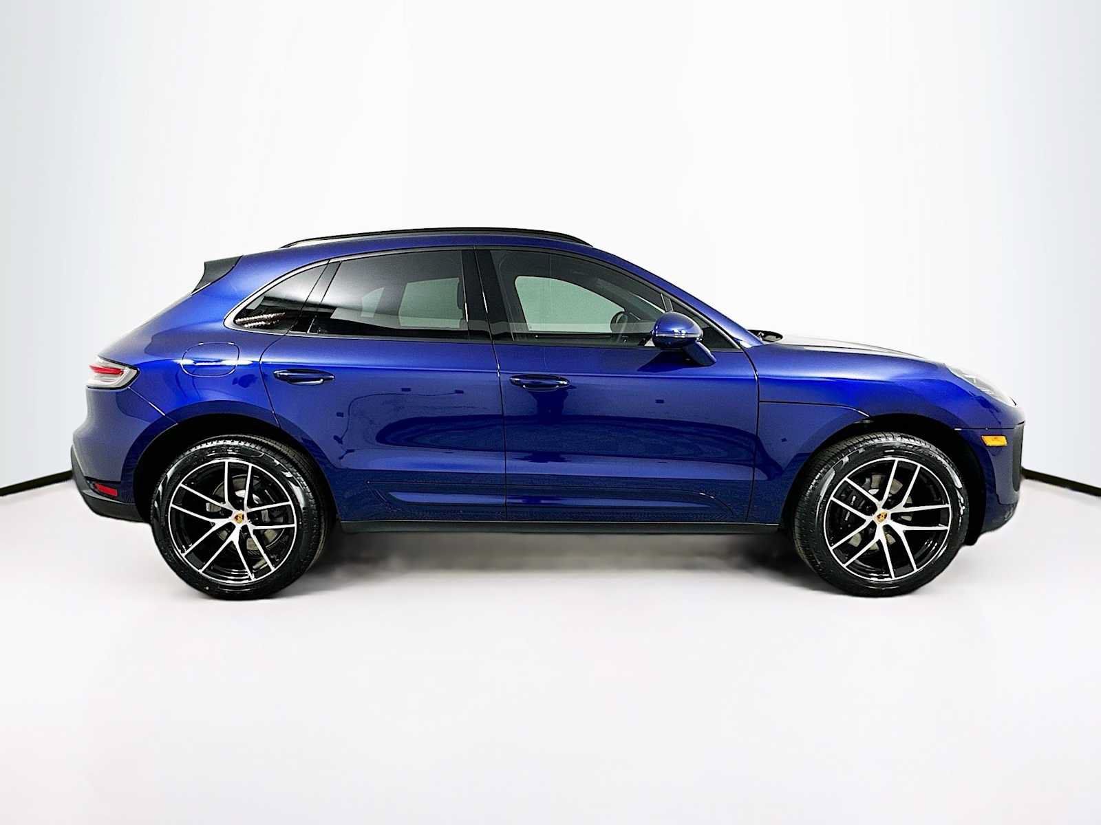 Used 2026 Porsche Macan AWD/4WD image 8