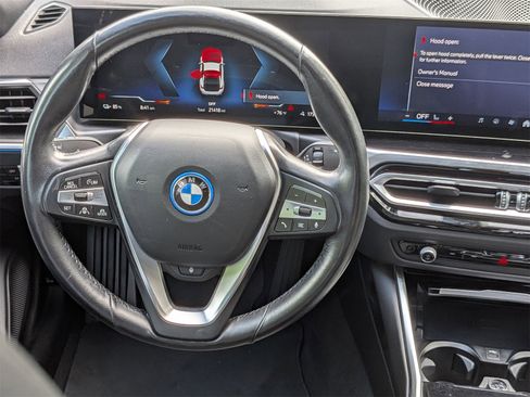 Used 2024 BMW i4 xDrive40i image 32