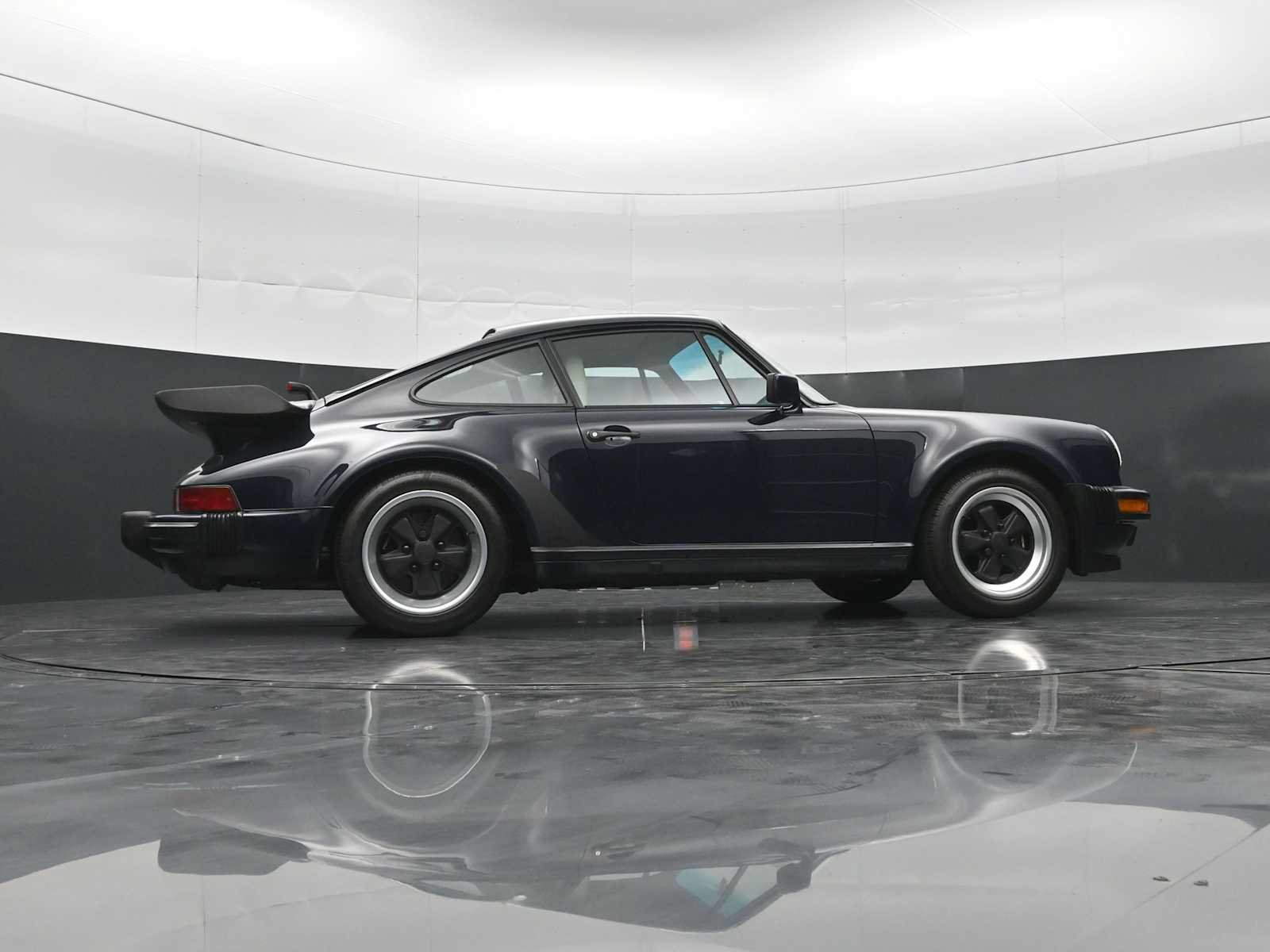 Used 1987 Porsche 911 Carrera RWD image 41