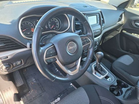 Used 2014 Jeep Cherokee Latitude AWD/4WD image 10
