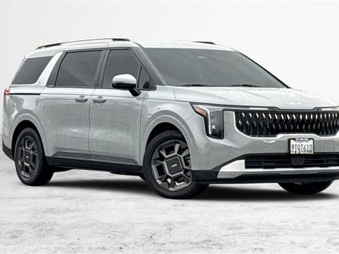 Certified 2025 Kia Carnival EX image 2