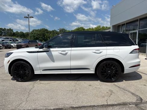 Used 2025 Lincoln Aviator Reserve w/ Luxury Package AWD/4WD image 4