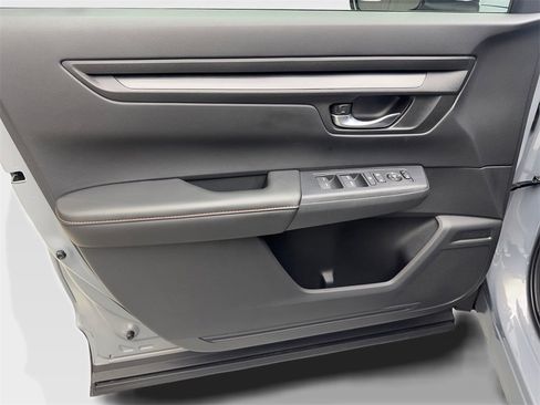 Used 2025 Honda CR-V Sport image 32