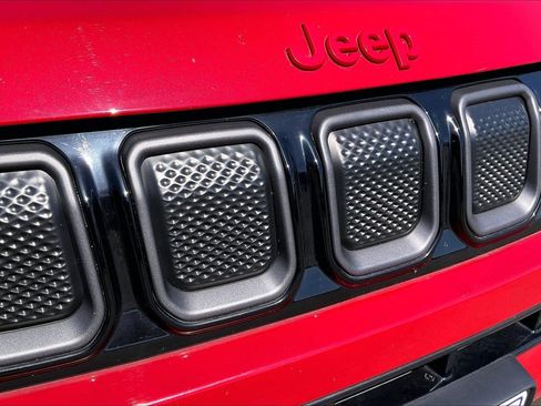 Used 2022 Jeep Compass Limited image 25