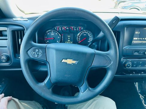 Used 2018 Chevrolet Silverado 1500 Custom w/ Custom Convenience Package image 19