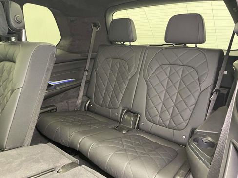 Used 2024 BMW X7 xDrive40i AWD/4WD image 17