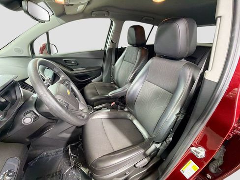 Used 2022 Chevrolet Trax LT AWD/4WD image 20