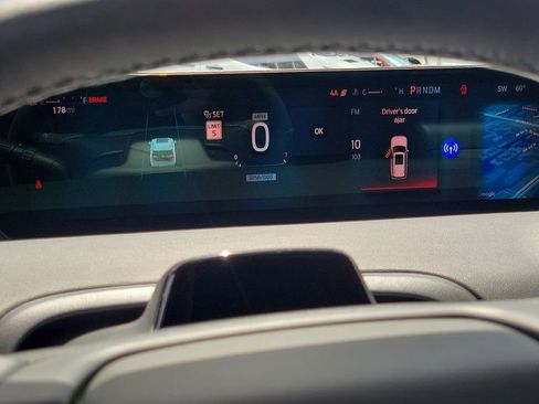 Used 2025 Ford Expedition Max Active AWD/4WD image 32