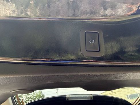 Used 2015 Toyota Highlander Limited Platinum AWD/4WD image 22