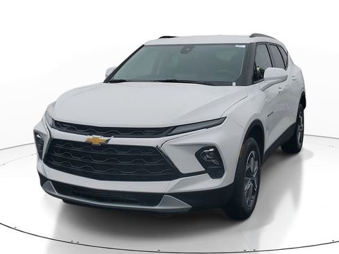 Certified 2024 Chevrolet Blazer LT w/ Convenience Package FWD image 2