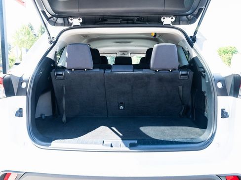 Used 2023 Toyota Highlander L image 7