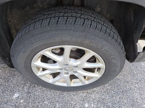 Used 2017 Jeep Cherokee Latitude w/ Cold Weather Group image 10