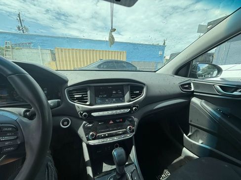 Used 2017 Hyundai Ioniq SEL FWD image 12